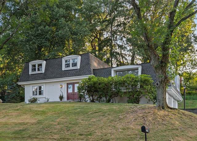 Property at 123 Oxbridge Dr, Ross Twp, PA 15237, 4 beds, 3 baths
