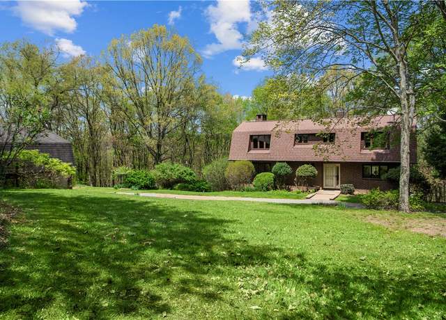 Property at 108 Crestview Dr, Evans City Boro, PA 16033, 3 beds, 2.5 baths