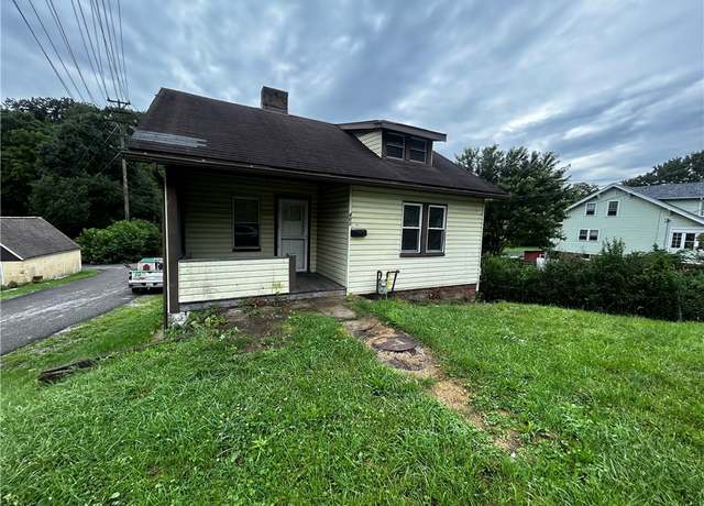Property at 401 N Main St, Chartiers, PA 15342, 3 beds, 2 baths