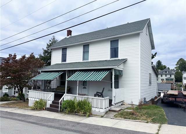 Property at 226 E Loyalhanna St, Ligonier Boro, PA 15658, 4 beds, 2 baths