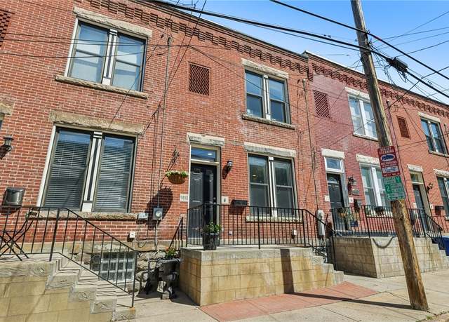 Property at 5853 Pierce St, Shadyside, PA 15232, 2 beds, 2 baths