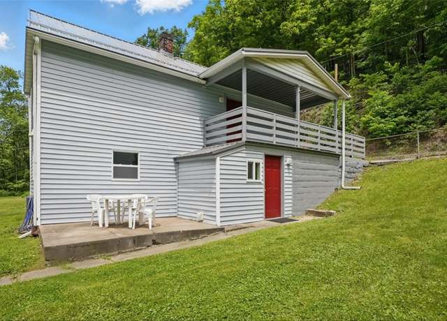 Property at 1190 California Dr, California, PA 15423, 2 beds, 1.5 baths