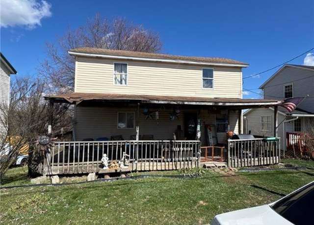 Property at 422 Cardinal Dr, Cecil, PA 15317, 3 beds, 2 baths