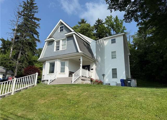 Property at 236 New Castle St, Slippery Rock Boro, PA 16057, 4 beds, 3 baths