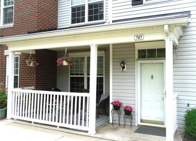 Property at 707 Sonie Dr, Ohio Twp, PA 15143, 2 beds, 2.5 baths
