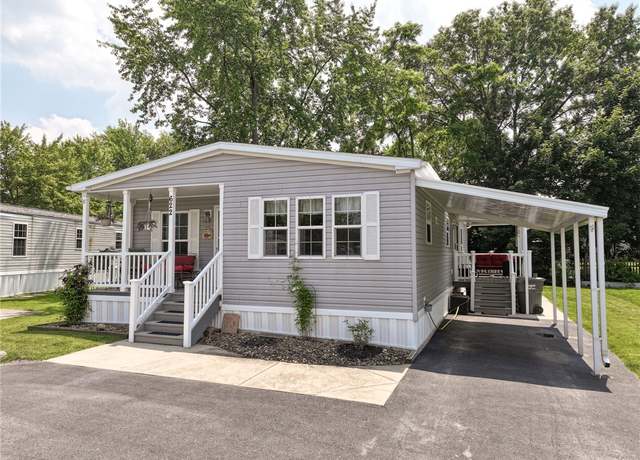 Property at 622 Country Vue Dr, Cranberry Twp, PA 16066, 3 beds, 2 baths