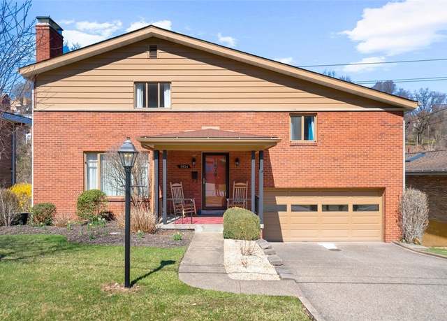 Property at 3924 Edge Rd, Brentwood, PA 15227, 4 beds, 3 baths