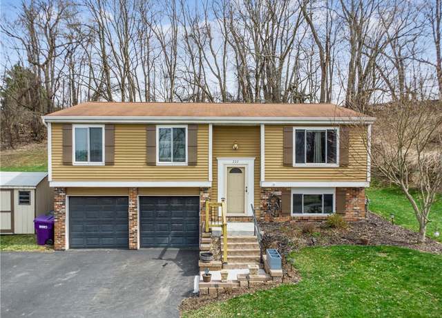 Property at 222 Rampart Blvd, Plum Boro, PA 15068, 3 beds, 1.5 baths