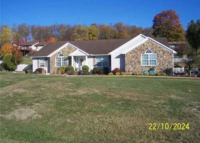 Property at 2024 Lexington Dr, Dunbar Twp, PA 15425, 4 beds, 2.5 baths