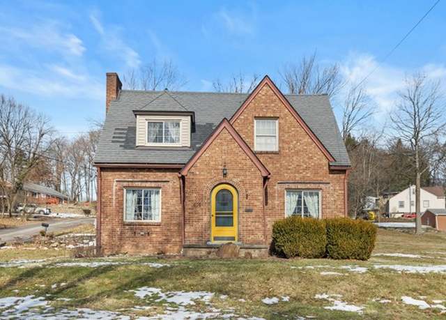Property at 600 Woodside Ave, Ellwood City - Law, PA 16117, 2 beds, 2.5 baths