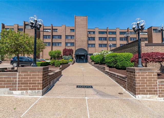 Property at 1000 Grandview Ave #1207, Mt Washington, PA 15211, 1 bed, 2 baths