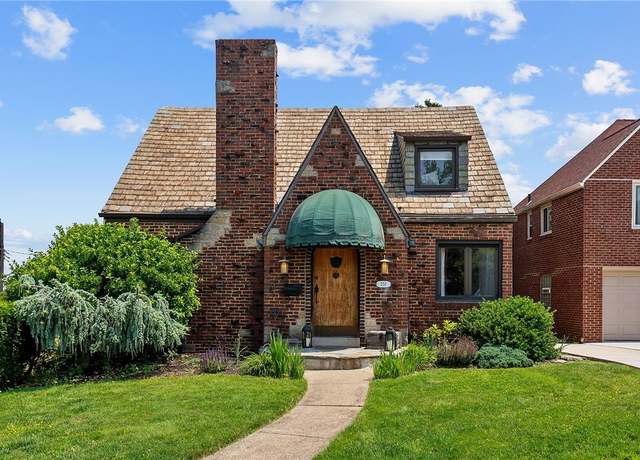Property at 251 Bauman Ave, Brentwood, PA 15227, 3 beds, 2 baths