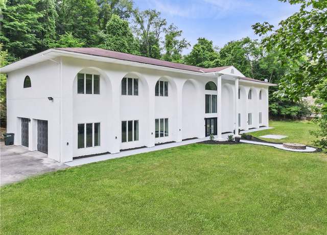Property at 1397 Glencoe Ave, Green Tree, PA 15205, 7 beds, 4.5 baths