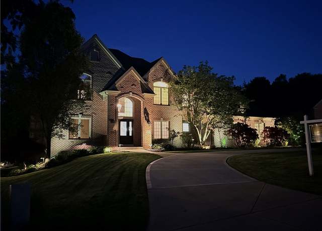 Property at 221 Cashmere Ct, Cranberry Twp, PA 16066, 5 beds, 5.5 baths