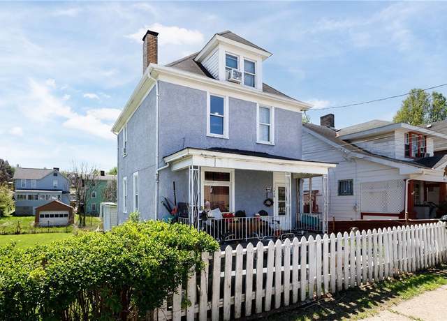 Property at 1420 Maple Ave, Monessen, PA 15062, 4 beds, 1 bath