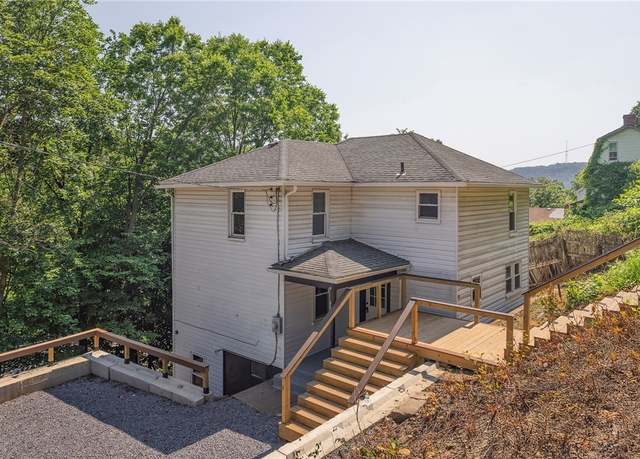 Property at 612 Franklin St, Freeport Boro, PA 16229, 3 beds, 1.5 baths
