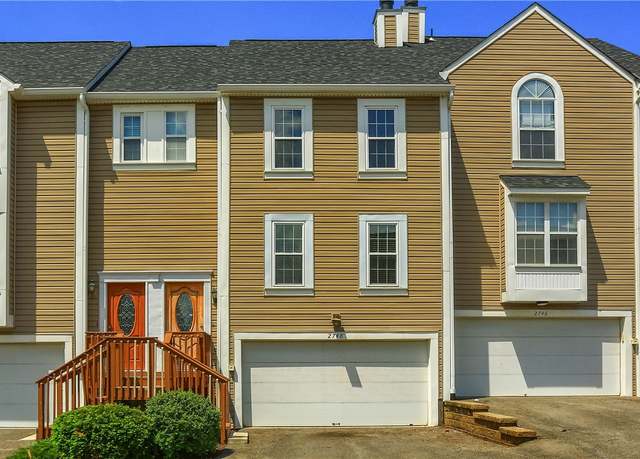 Property at 2748 Hunters Point Dr, Franklin Park, PA 15090, 3 beds, 2.5 baths