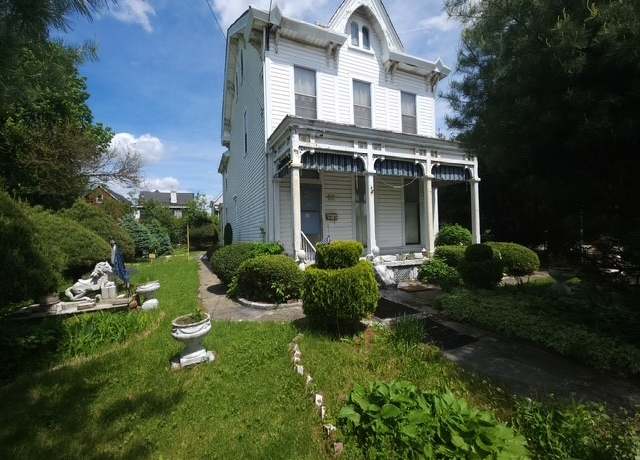Property at 141 Mayflower St, Lincoln-larimer, PA 15206, 3 beds, 1 bath