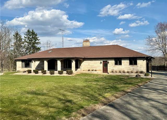 Property at 720 Cherriwood Rd, Pulaski Twp - Law, PA 16143, 4 beds, 3 baths
