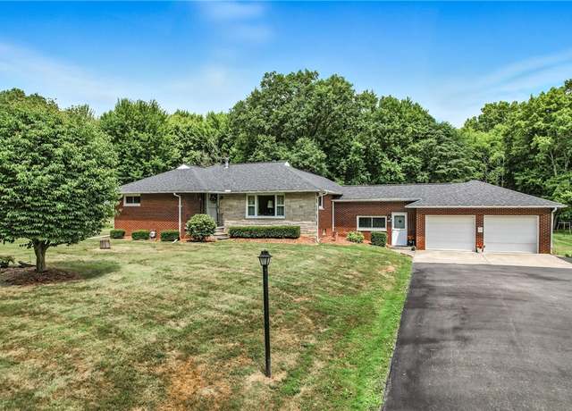Property at 325 Williamson Rd, West Salem Twp, PA 16125, 3 beds, 2.5 baths