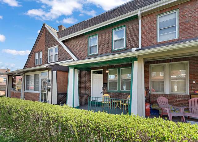 Property at 5 Dawson Ct, Oakland, PA 15213, 2 beds, 1 bath