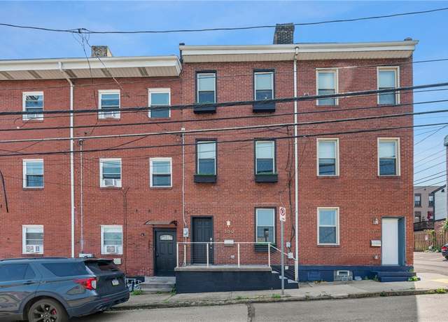 Property at 309 37th St, Lawrenceville, PA 15201, 3 beds, 1.5 baths