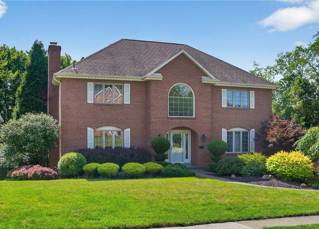 Property at 2455 Dogwood Dr, Franklin Park, PA 15090, 4 beds, 3 baths