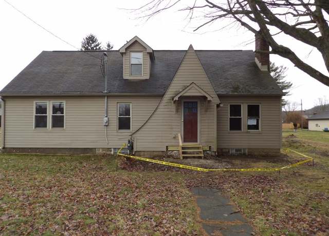 Property at 496 Oswald St, Wayne Twp - Law, PA 16157, 4 beds, 2.5 baths