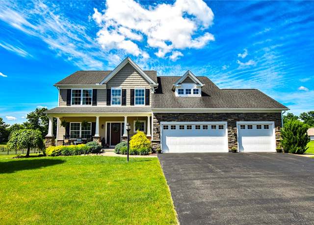 Property at 2000 Plantation Dr, Clinton Twp, PA 16056, 5 beds, 3.5 baths