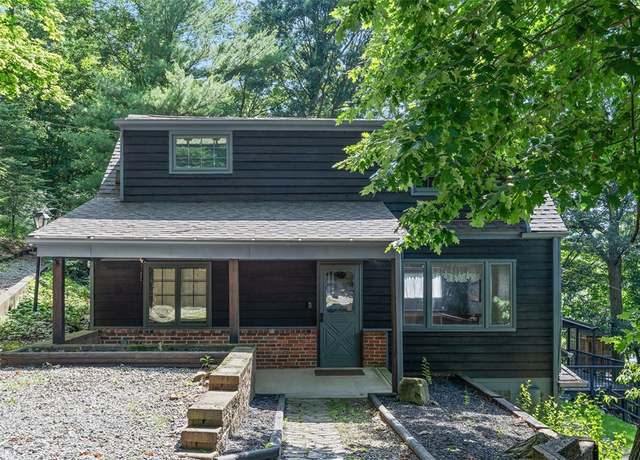 Property at 2974 Strachan Ave, Banksville/westwood, PA 15216, 3 beds, 2 baths