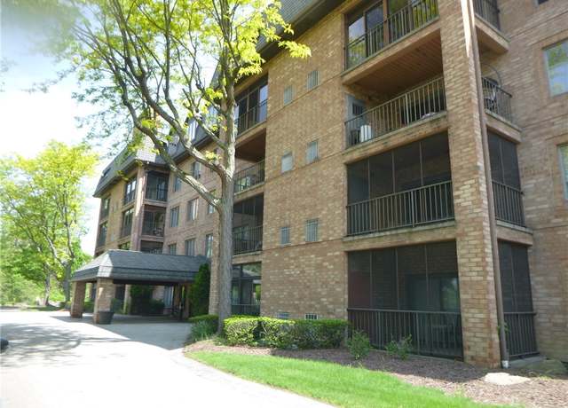 Property at 2525 Greensburg Pike #202, Churchill Boro, PA 15221, 2 beds, 2 baths