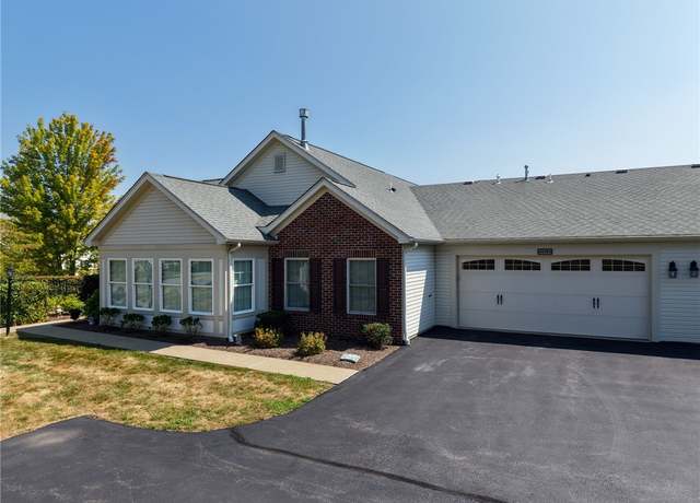 Property at 2113 Isleworth Ln, Cranberry Twp, PA 16066, 2 beds, 2 baths