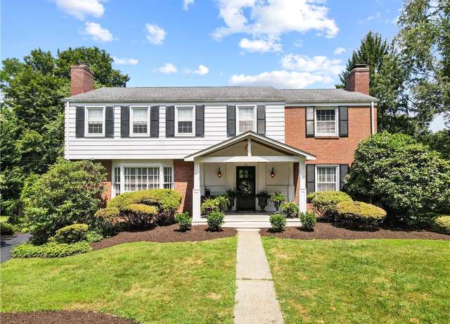 Property at 24 Oakglen Dr, Oakmont, PA 15139, 5 beds, 3.5 baths