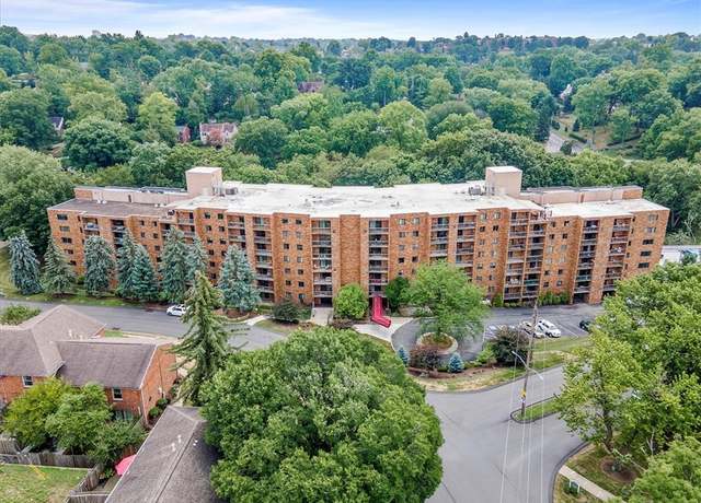 Property at 1500 Cochran Rd #712, Scott Twp - Sal, PA 15243, 3 beds, 2 baths