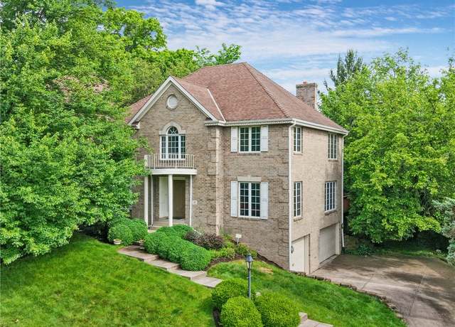 Property at 15 Rosemont Ln, Squirrel Hill, PA 15217, 4 beds, 3.5 baths