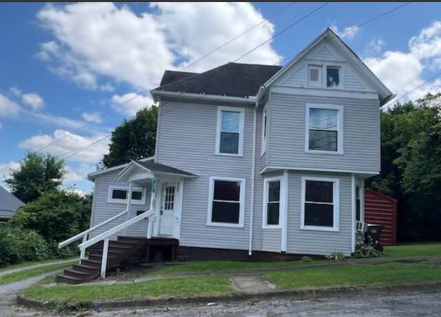 Property at 86 W Main St, Greenville Boro - Mer, PA 16125, 5 beds, 2 baths