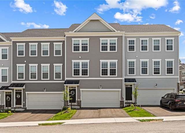 Property at 136 Sweetwater Dr, Moon/crescent Twp, PA 15108, 3 beds, 3.5 baths