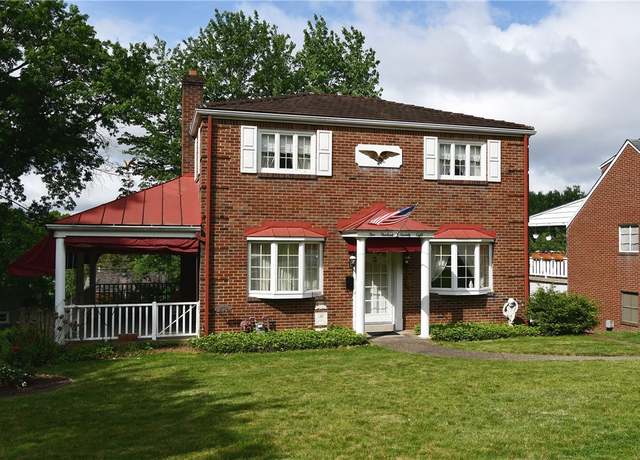 Property at 578 Moreland Dr, Mt. Lebanon, PA 15243, 3 beds, 1.5 baths