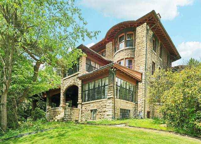 Property at 221 E Moody Ave, New Castle/2nd, PA 16101, 11 beds, 5.5 baths