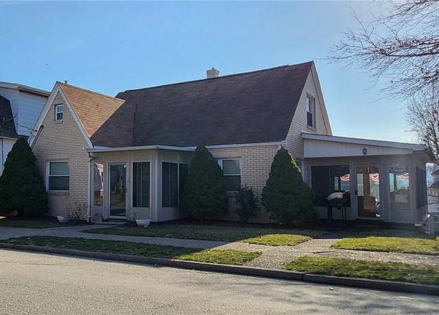 Property at 156 Oakland Ave, Uniontown, PA 15401, 4 beds, 2.5 baths