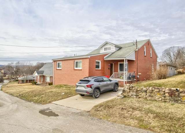 Property at 1818 Grant St, Aliquippa, PA 15001, 7 beds, 4 baths