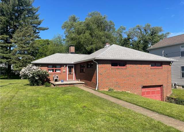 Property at 21 Country Club Blvd, South Union Twp, PA 15401, 3 beds, 2.5 baths