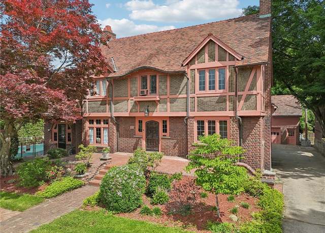 Property at 421 E Moody Ave, New Castle/2nd, PA 16105, 7 beds, 3.5 baths