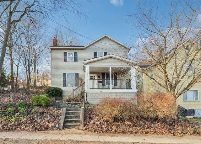 Property at 1050 Rose Ave, Coraopolis, PA 15108, 3 beds, 2.5 baths