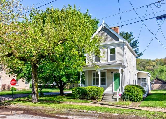 Property at 411 4th St, Darlington, PA 16115, 3 beds, 1 bath
