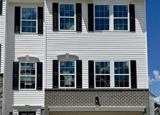 Property at 179 Lockheed Dr, Moon/crescent Twp, PA 15108, 3 beds, 2.5 baths