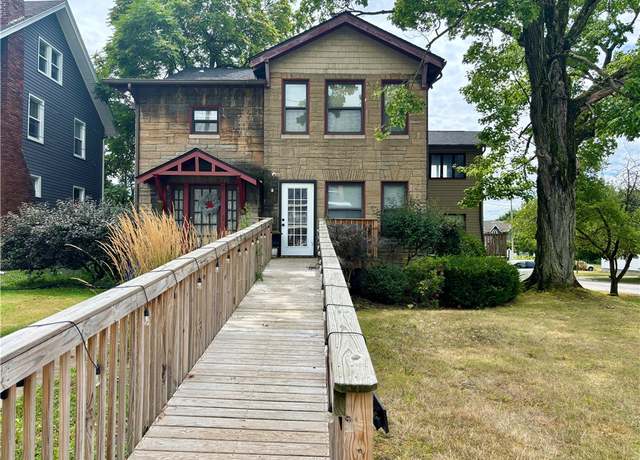 Property at 2 E Moody Ave, New Castle/2nd, PA 16101, 2 beds, 1.5 baths