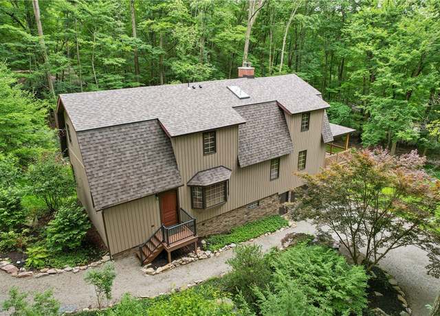 Property at 271 Snowshoe Rd, Bullskin Twp, PA 15610, 3 beds, 3 baths