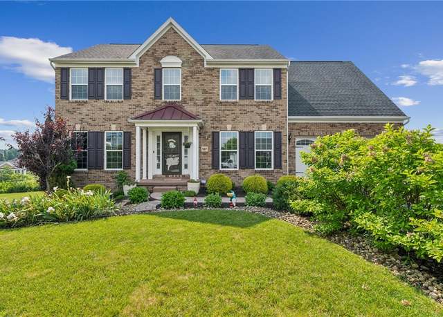 Property at 107 Vista Ct, Oakdale, PA 15071, 5 beds, 3.5 baths