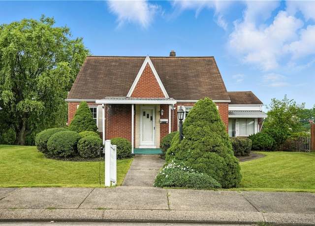 Property at 1405 Lincoln St, Monessen, PA 15062, 3 beds, 1 bath